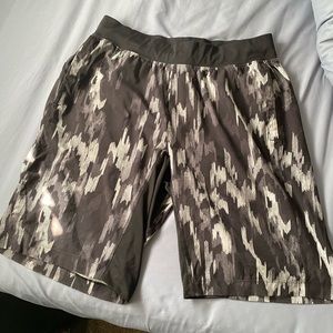 Lululemon men’s shorts medium